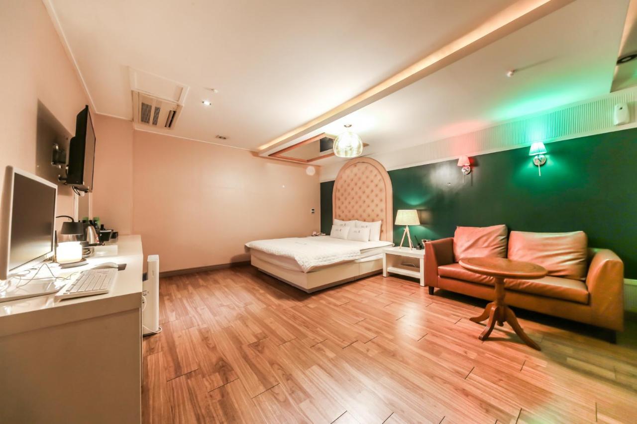 Gimhae Business Hotel K Ngoại thất bức ảnh